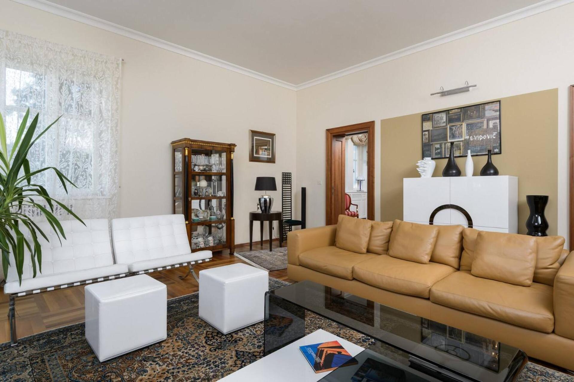 Meje Heated Pool, Jacuzzi, Sauna Vila