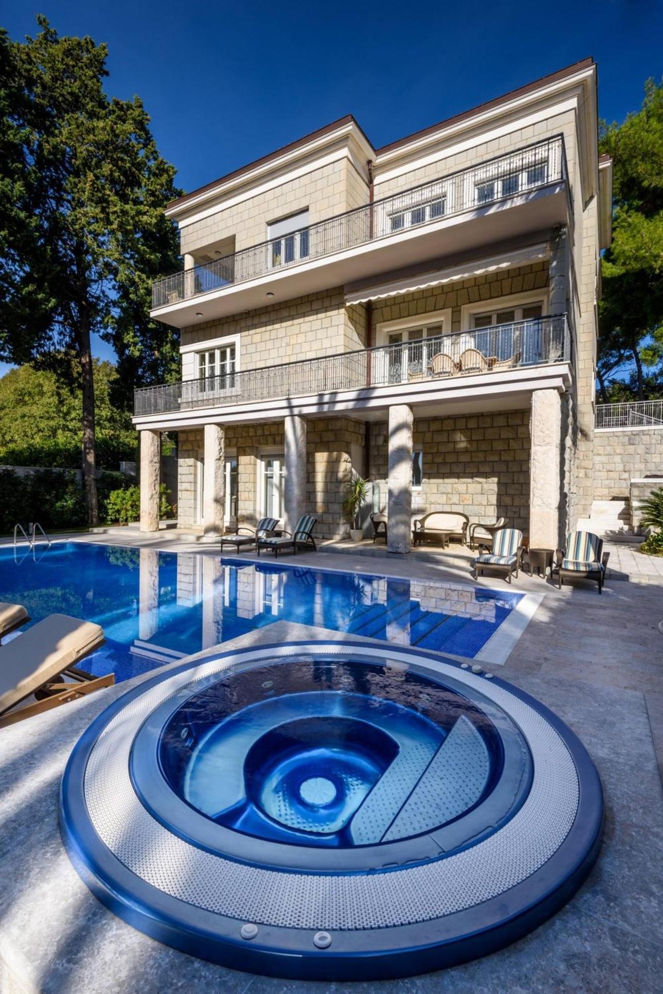 Meje Heated Pool, Jacuzzi, Sauna Vila Split